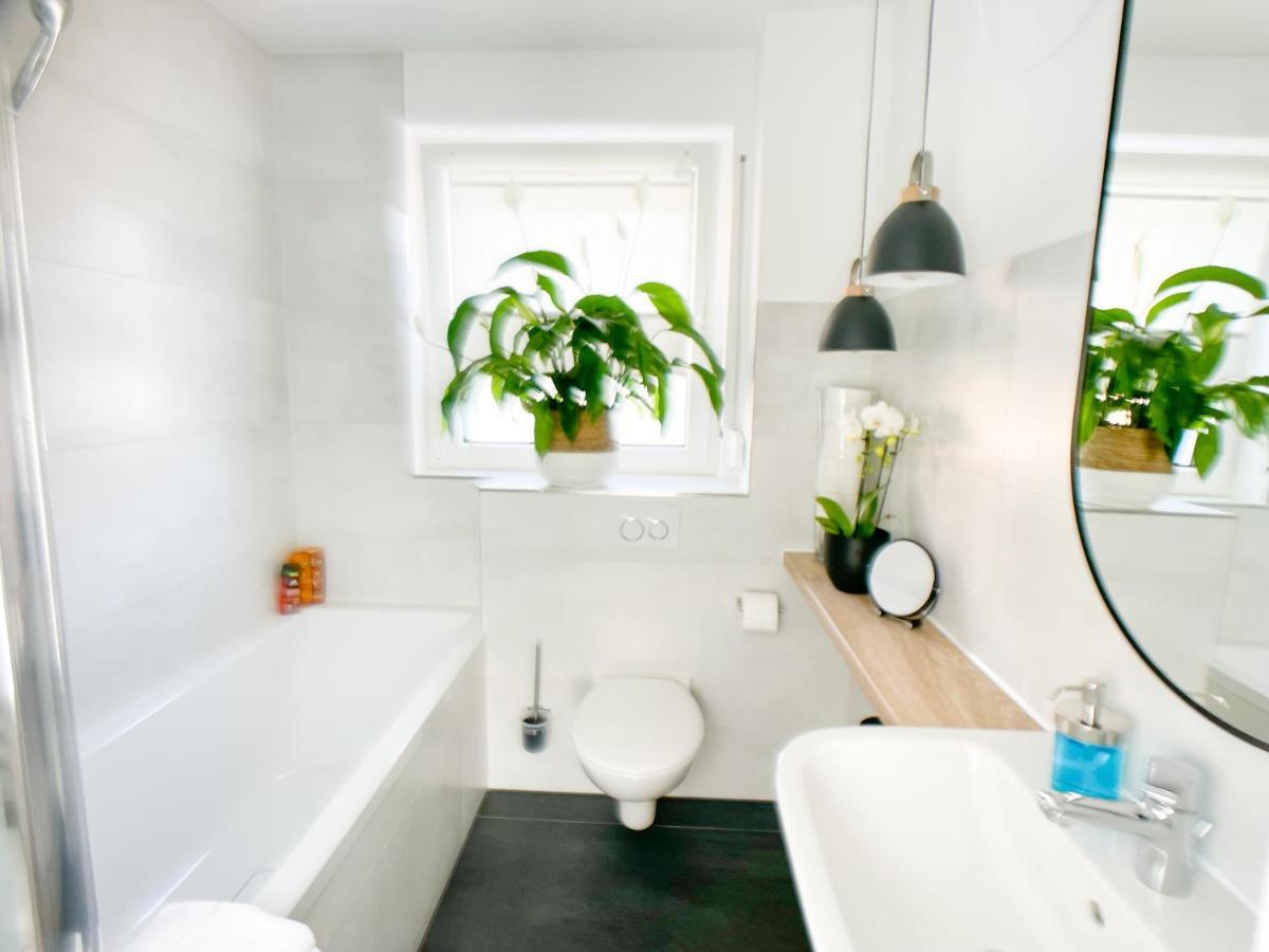 M-Style 02 Apartment Mit Balkon 24H Self-Check-In, Free Parking, Netflix Nürnberg Exteriör bild
