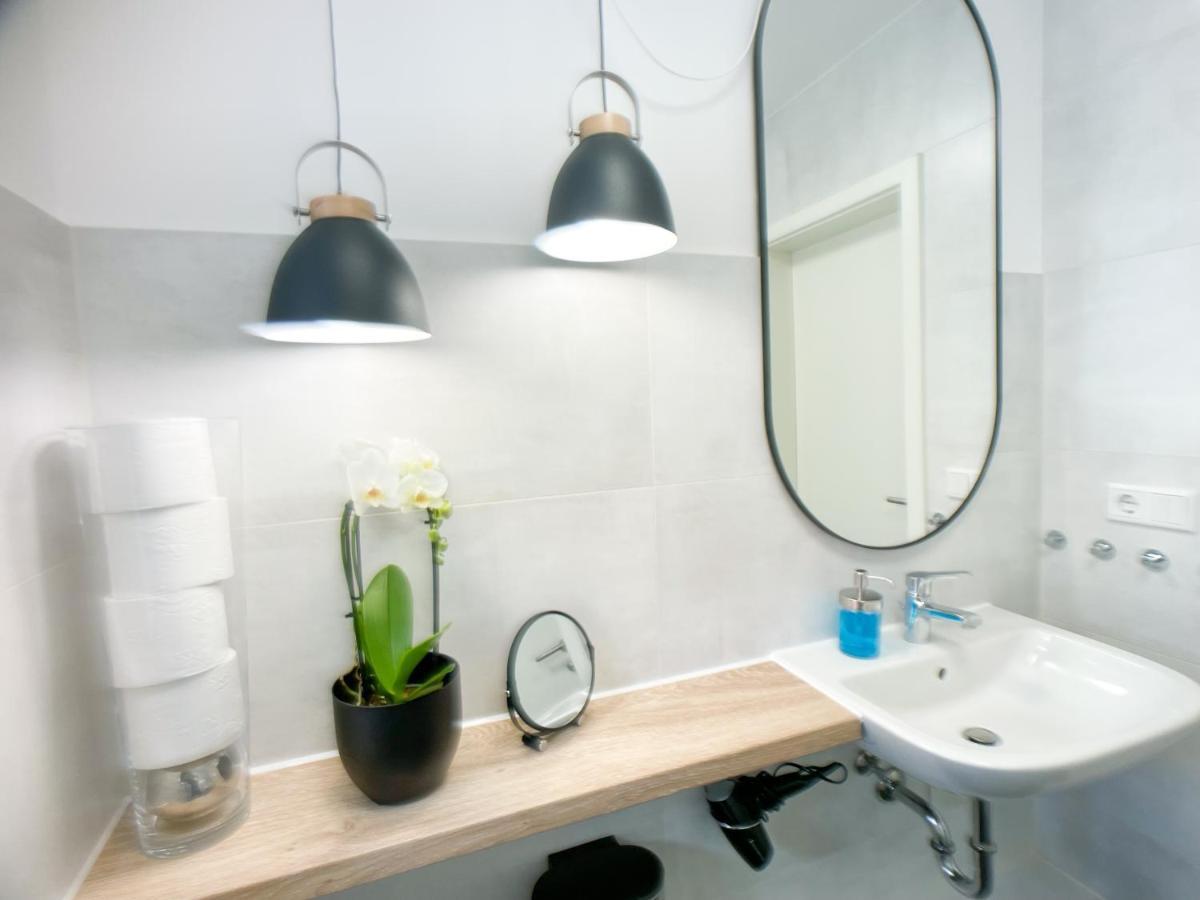 M-Style 02 Apartment Mit Balkon 24H Self-Check-In, Free Parking, Netflix Nürnberg Exteriör bild