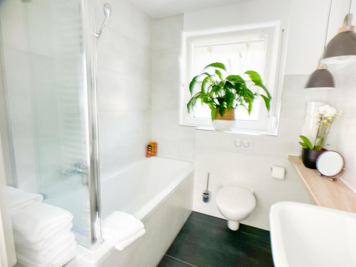 M-Style 02 Apartment Mit Balkon 24H Self-Check-In, Free Parking, Netflix Nürnberg Exteriör bild