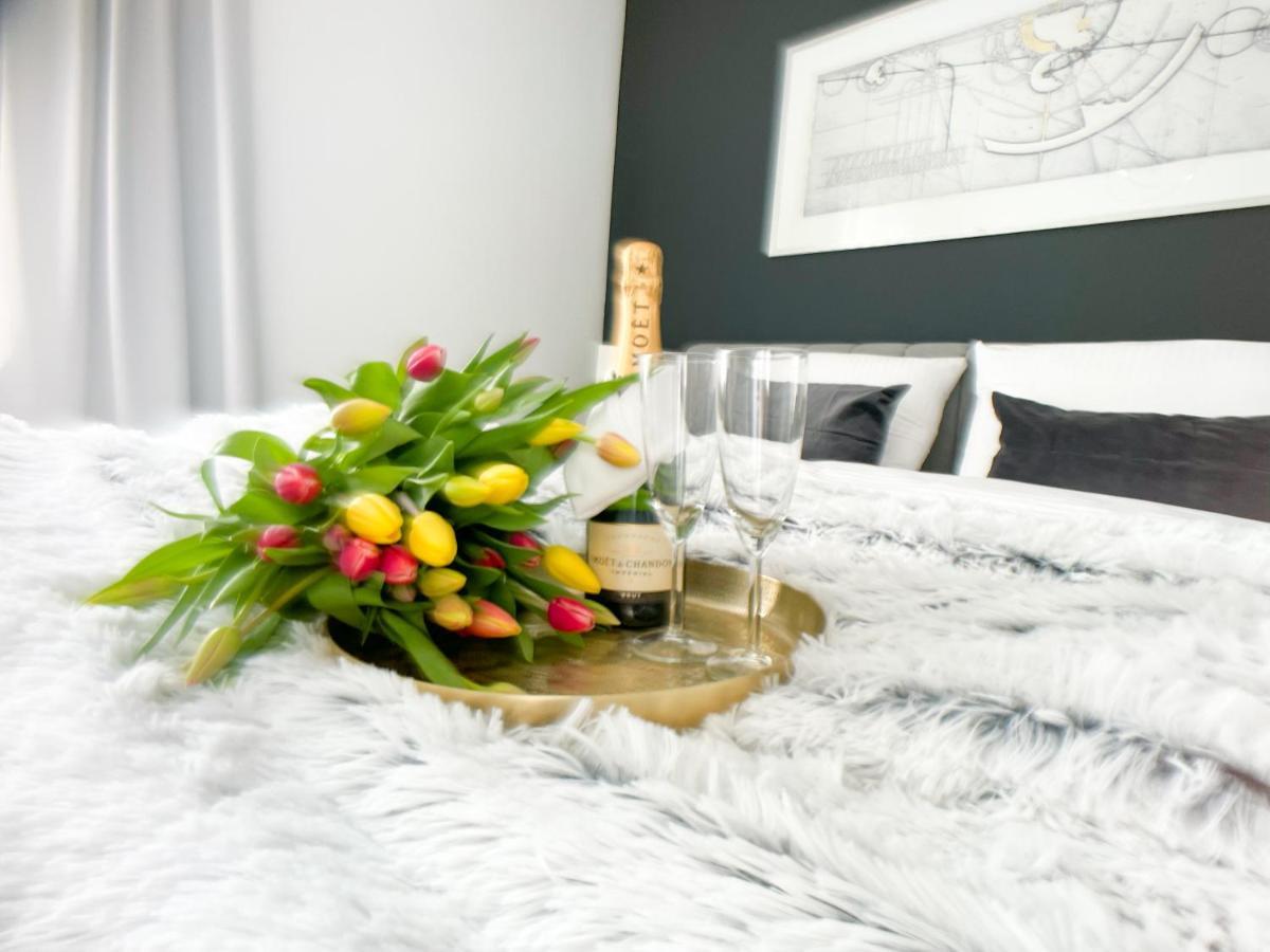 M-Style 02 Apartment Mit Balkon 24H Self-Check-In, Free Parking, Netflix Nürnberg Exteriör bild